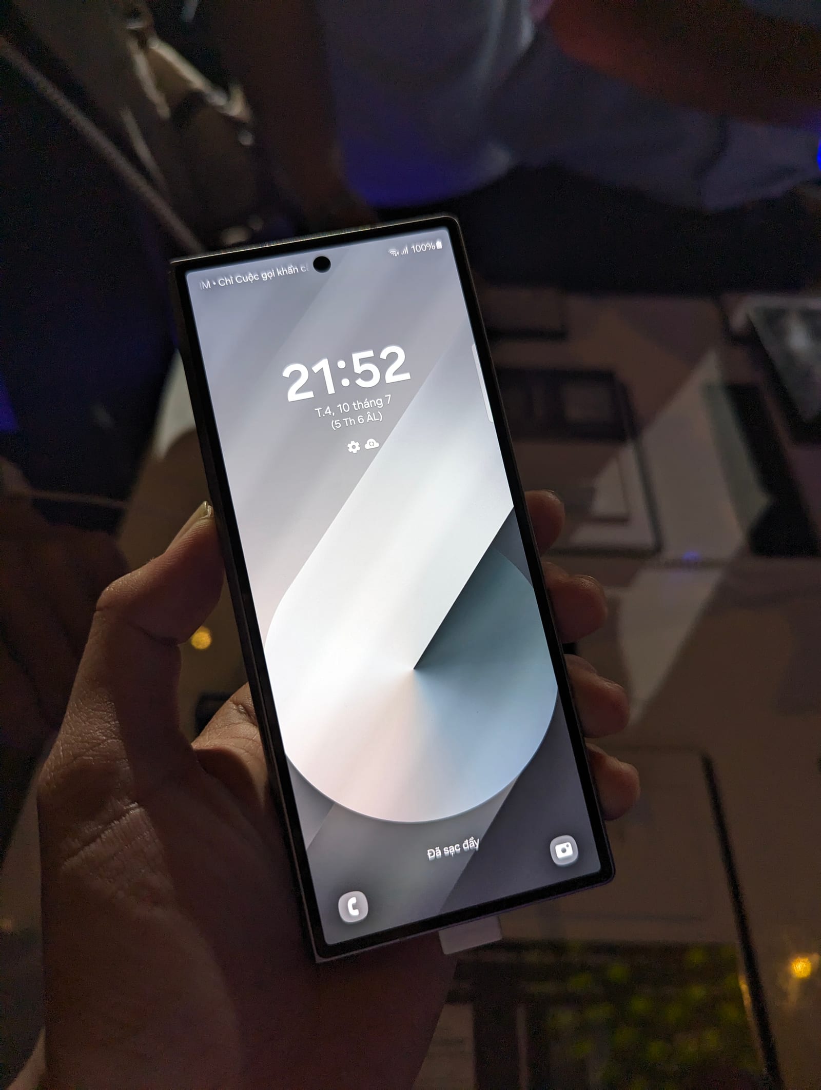 Samsung Galaxy Z Fold6, mặt sau